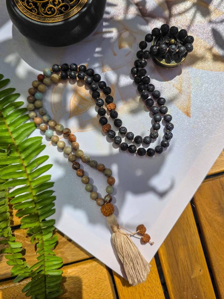 Lava-Rock- und Serpentin-108-Mala-Perlen mit Bambusquaste für den Großhandel von Samadhi Mala Beads