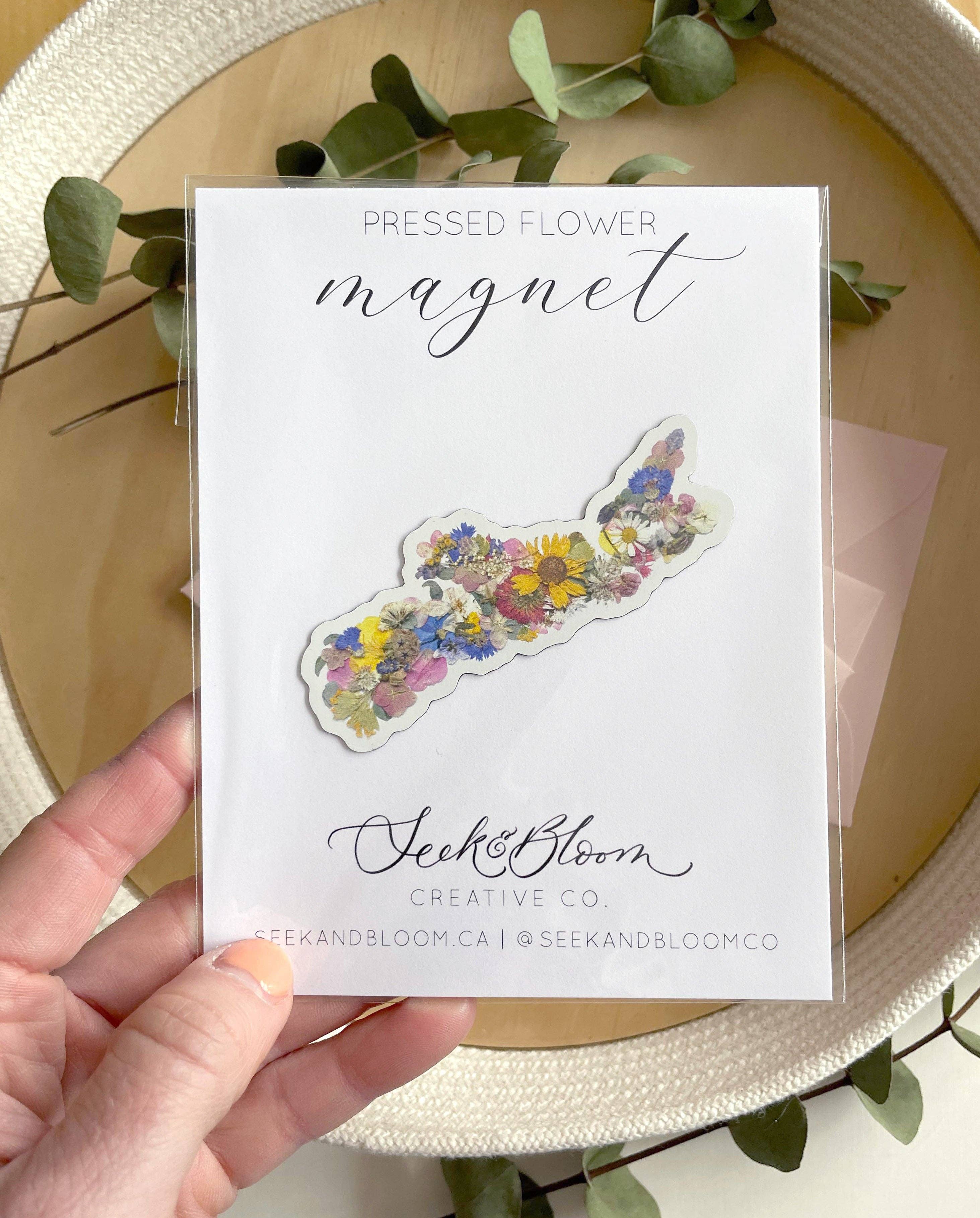 Seek & Bloom Creative Co. - Vente Aimants - Carte de la Nouvelle-Écosse Fleur Pressée, Aimant 3"1