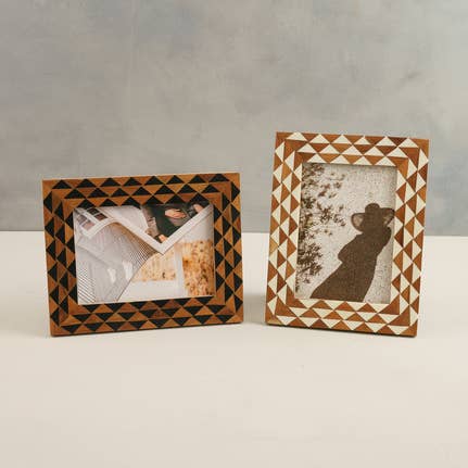 Marco blanco y negro de 5 x 7 pulgadas, varios colores para venta al por mayor de India Handicrafts Inc