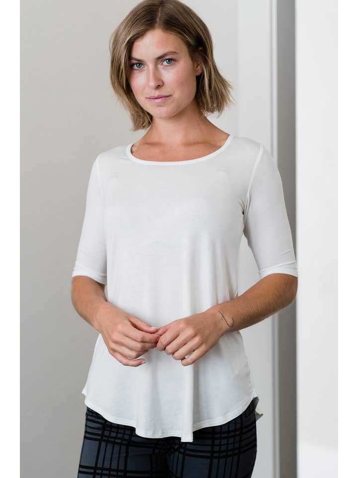 YALA - Vendita all'ingrosso Tunica - Donna - TOP IN BAMBÙ A MANICHE CORTE CON SCOLLO ROTONDO E VESTIBILITÀ MORBIDA2