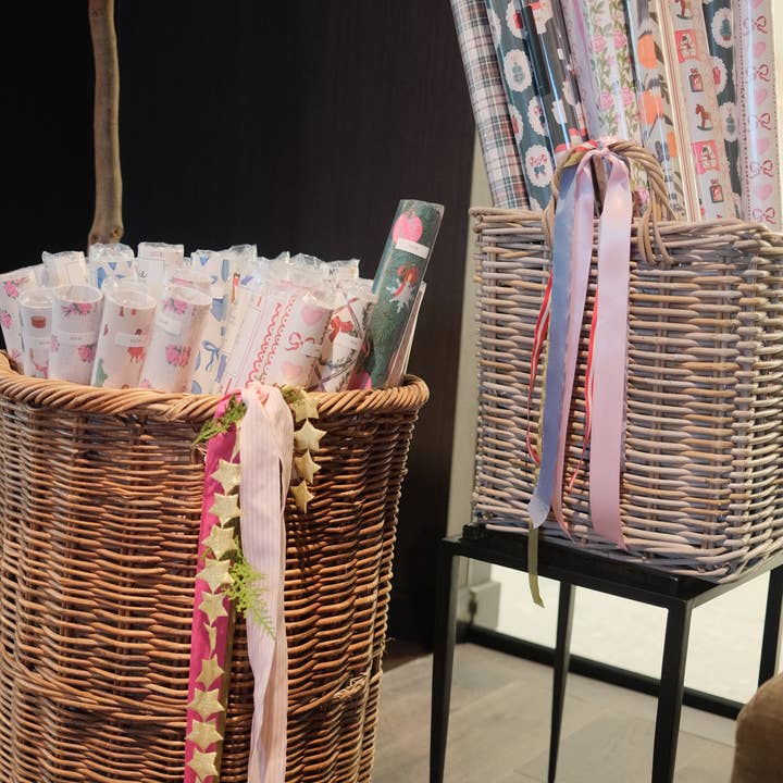 Vivie and Ash - Venta al por mayor Rollos de papel de regalo - Rollo de papel de regalo con rayas florales de poinsettia navideña6