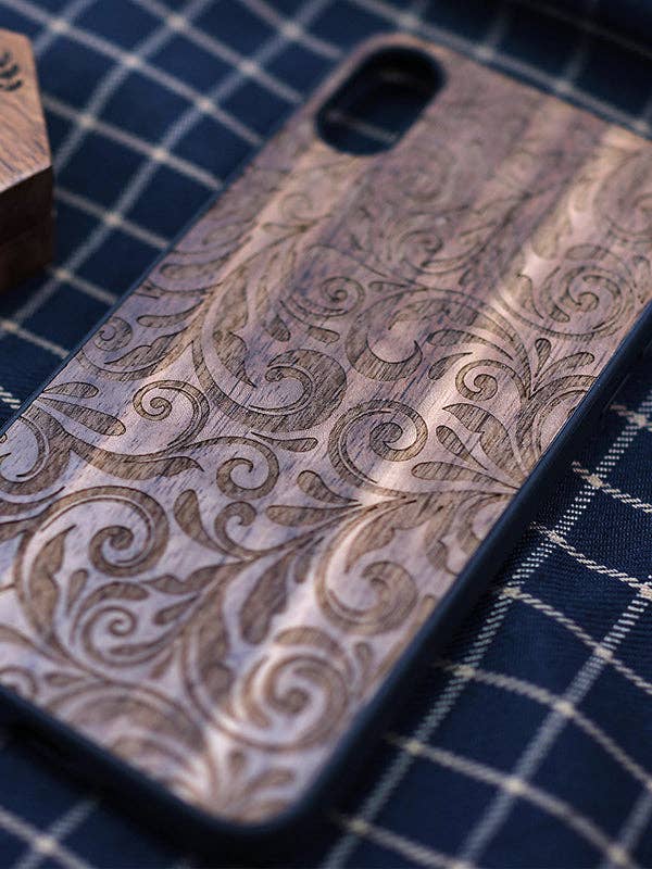 Wood&Chic - Wholesale Phone Case - Unisex - iPhone Wooden Case - Carob Tree5