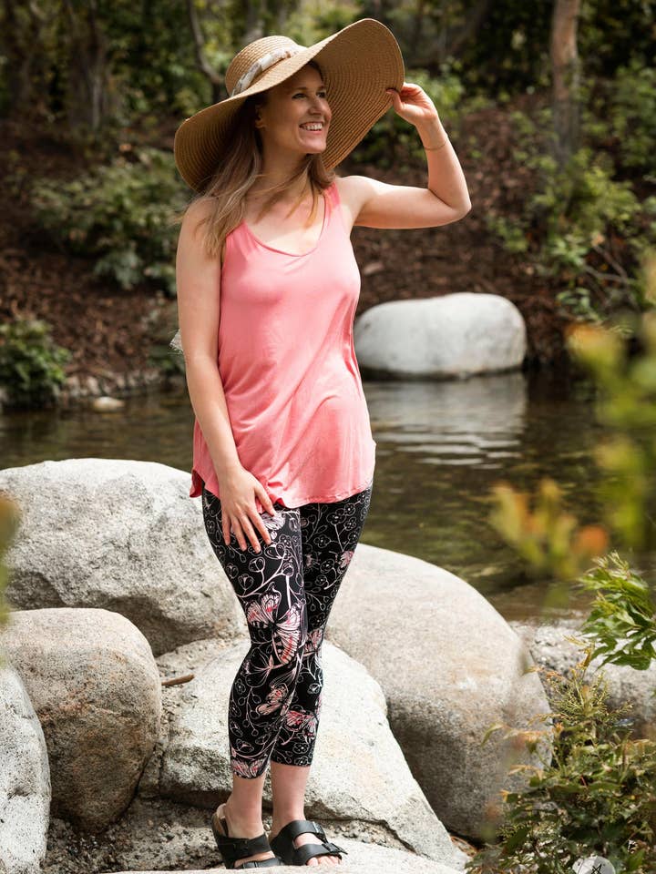 Colture Butterfly Bliss per la vendita all'ingrosso da parte di SweetLegs Clothing Inc