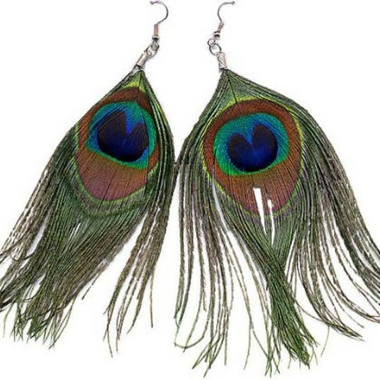 Paquet de 12 boucles d'oreilles plumes de paon pour la vente par Private Island Party