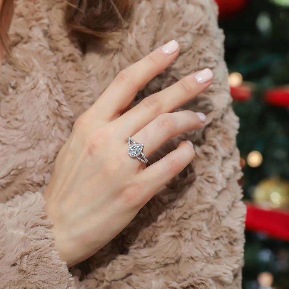 BERRICLE - Vendita all'ingrosso Anelli di fidanzamento - Set di anelli con zircone a forma di pera e corona Halo BERRICLE con gambo diviso.8