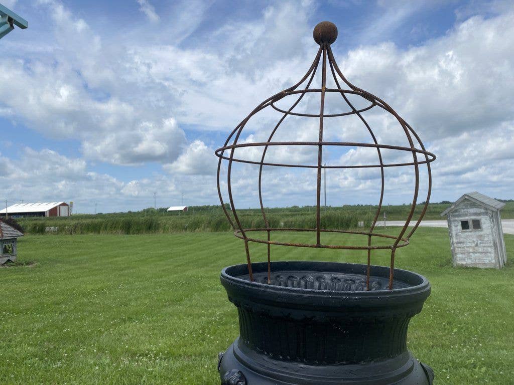 Garden Iron And More - Wholesale Outdoor Ornament/Decor - Nice Wrought Iron Fat Bob with Ball Top Topiary with Stakes2