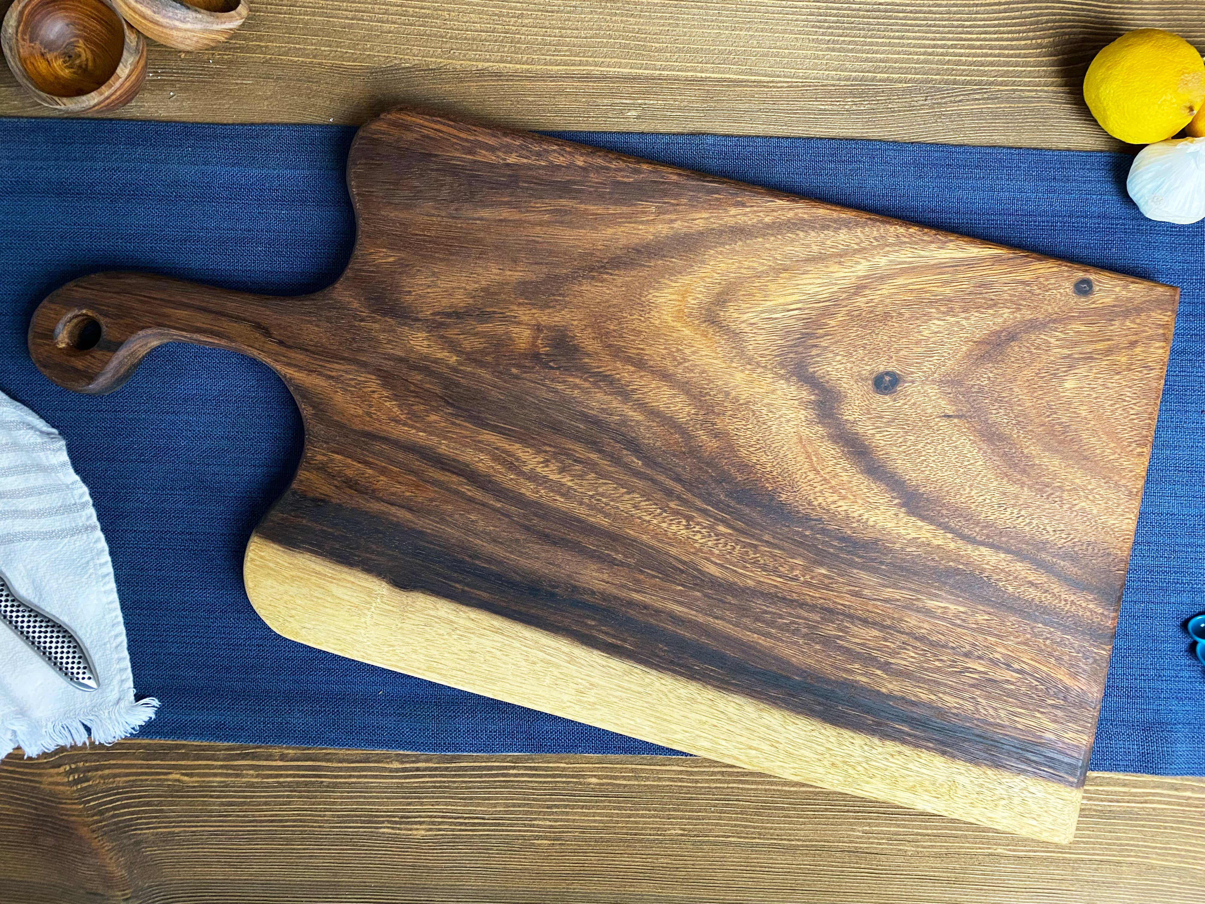 Tuckahoe Hardwoods – wholesale Cutting board – Extra Large Live Edge Board with Handle10