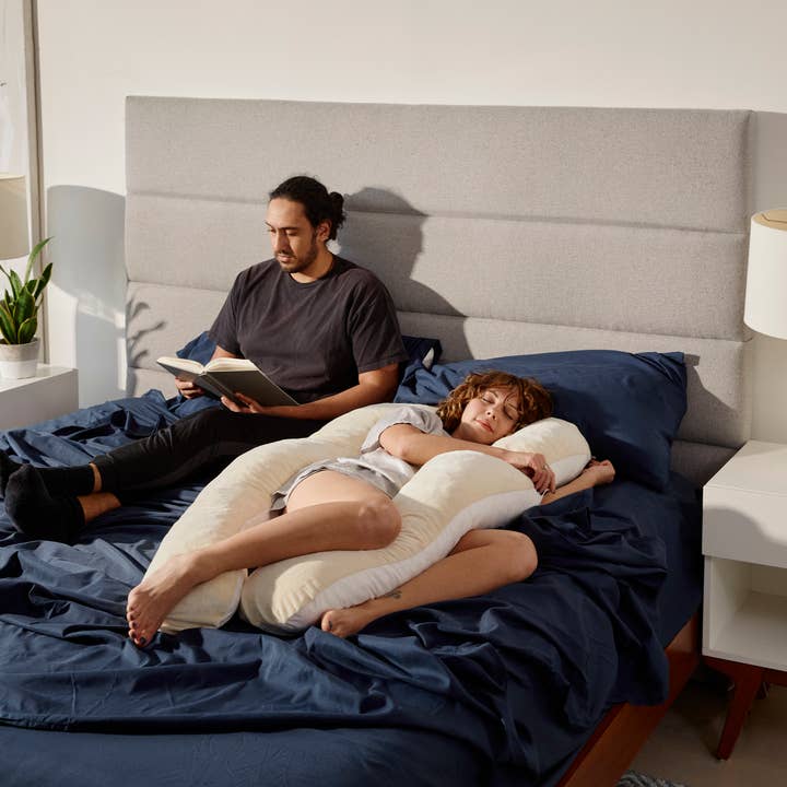 Yana Sleep - Wholesale Bedding Pillow - Yana 360° Cooling Gel Body Pillow - Latex Free2