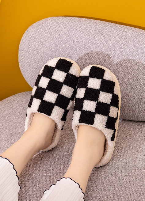 Shop Lev - Wholesale Slippers - Women's - Checker  Illustrated Soft Fluffy Comfy Warm House Slipper6