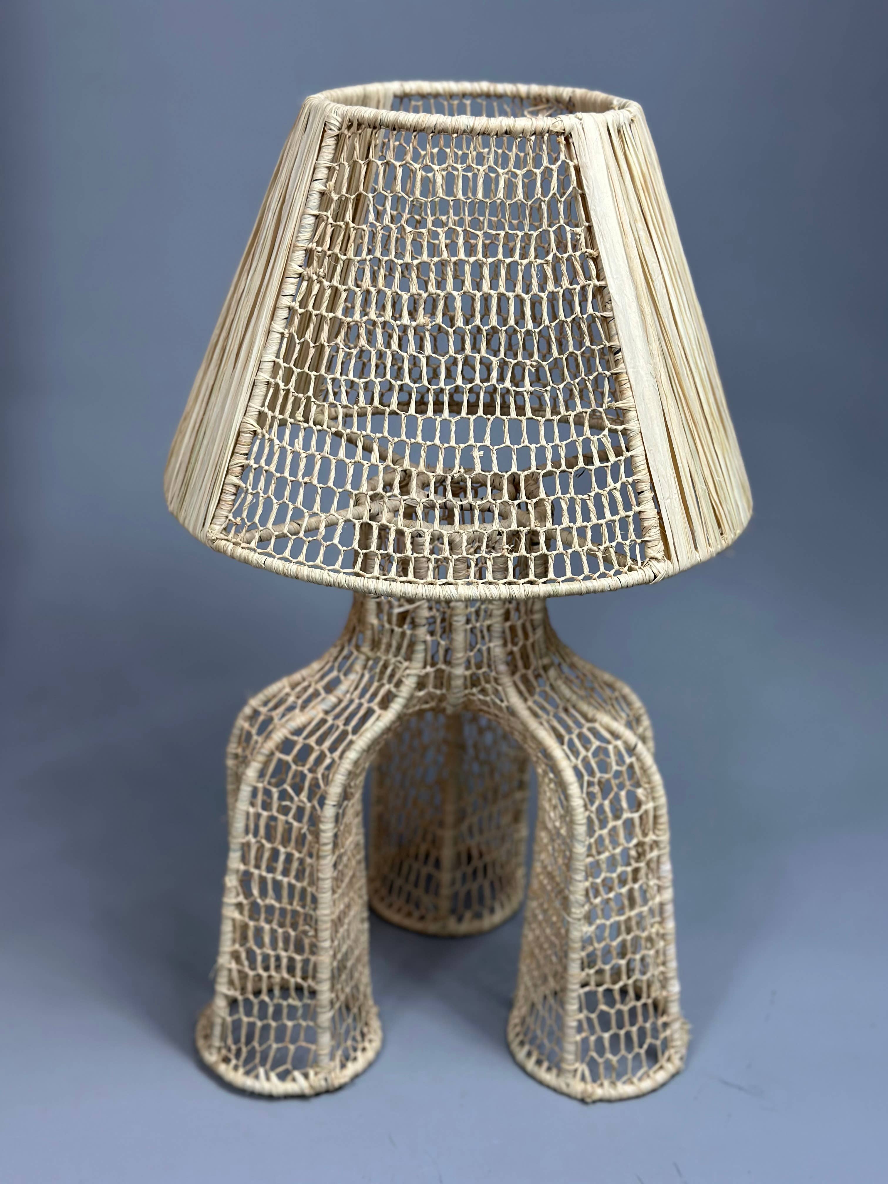 Mikwi – Engroshandel Skrivebordslampe – Naturlig raffia bordlampe, håndflettet lampeskærm2