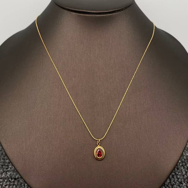 Mio Queena – Engroshandel Halskæde med vedhæng – Oval zirkon 18K forgyldt rustfrit stål halskæde - FGS