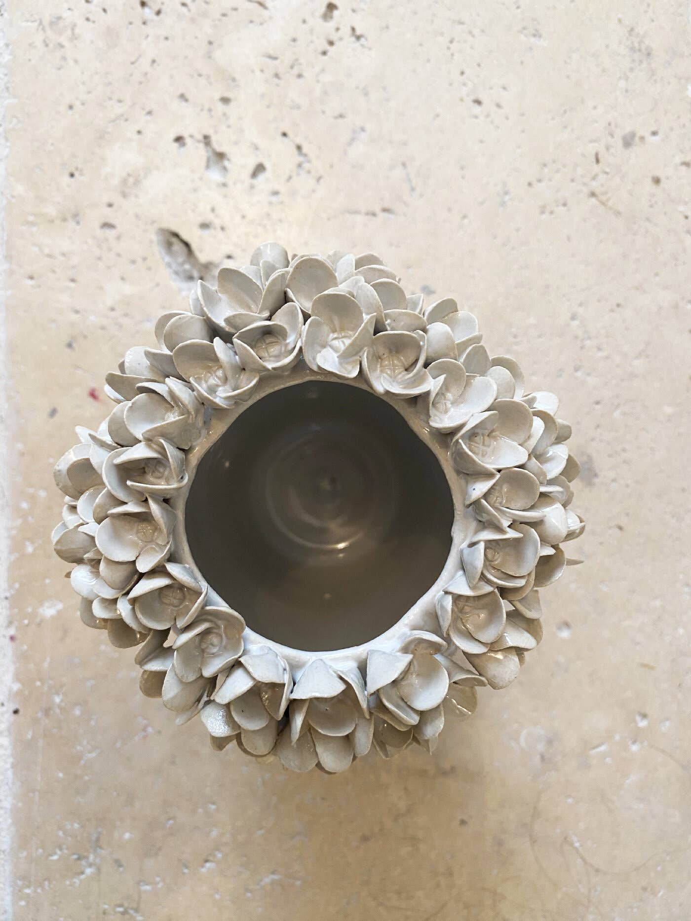 RACHA - Wholesale Vase - Hydrangea flower vase in ceramic1