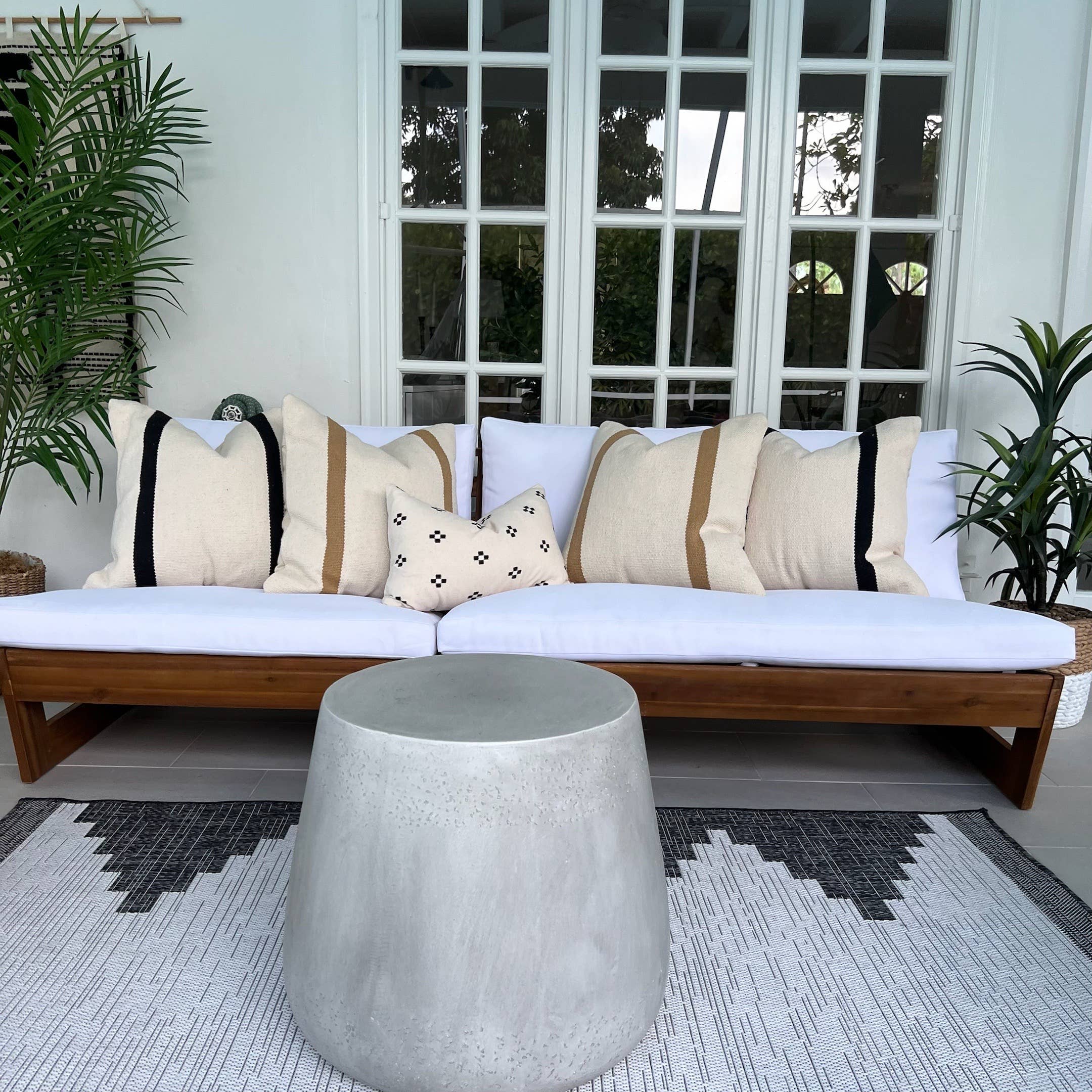 theHOMEmind – wholesale Prydnadskuddfodral – Anema randigt Kilim Örngott6