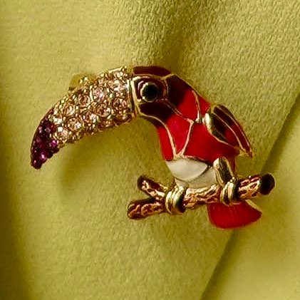 Alfinete de Natal Toucan Fantasy Multicolor Rhinestone por atacado de La Jungle des Gemmes