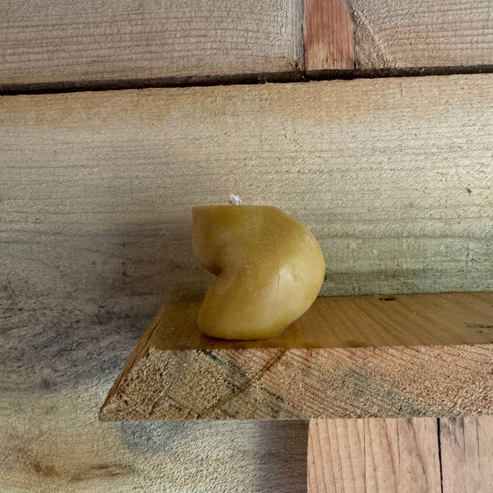 Mother Madre Bees - Wholesale Novelty Candle - Booty Babe — Beeswax Affirmation Candle3