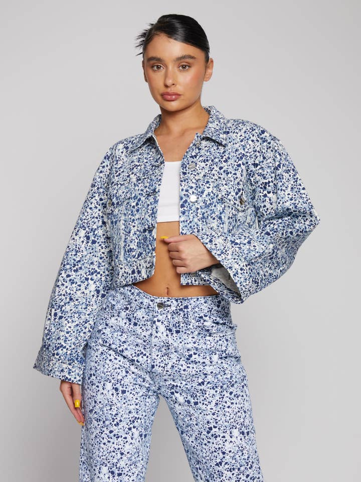 VESTE EN JEAN COURTE - BLEU pour la vente par HERMAN & CO