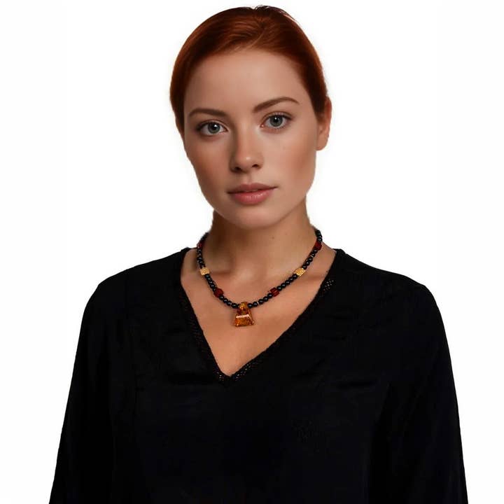 Bernstein und Onyx Collier Brienne für den Großhandel von Shirin Sehan