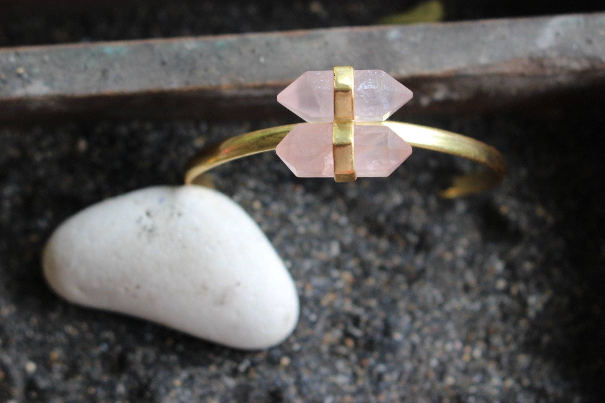 Aurobelle Ibiza - Wholesale Bangle Bracelet - Bracelet with rose quartz1