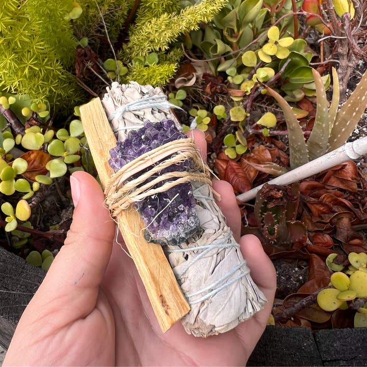 Earths Elements Wholesale - Wholesale Sage Bundle - Sage Bundle - Amethyst Crystal