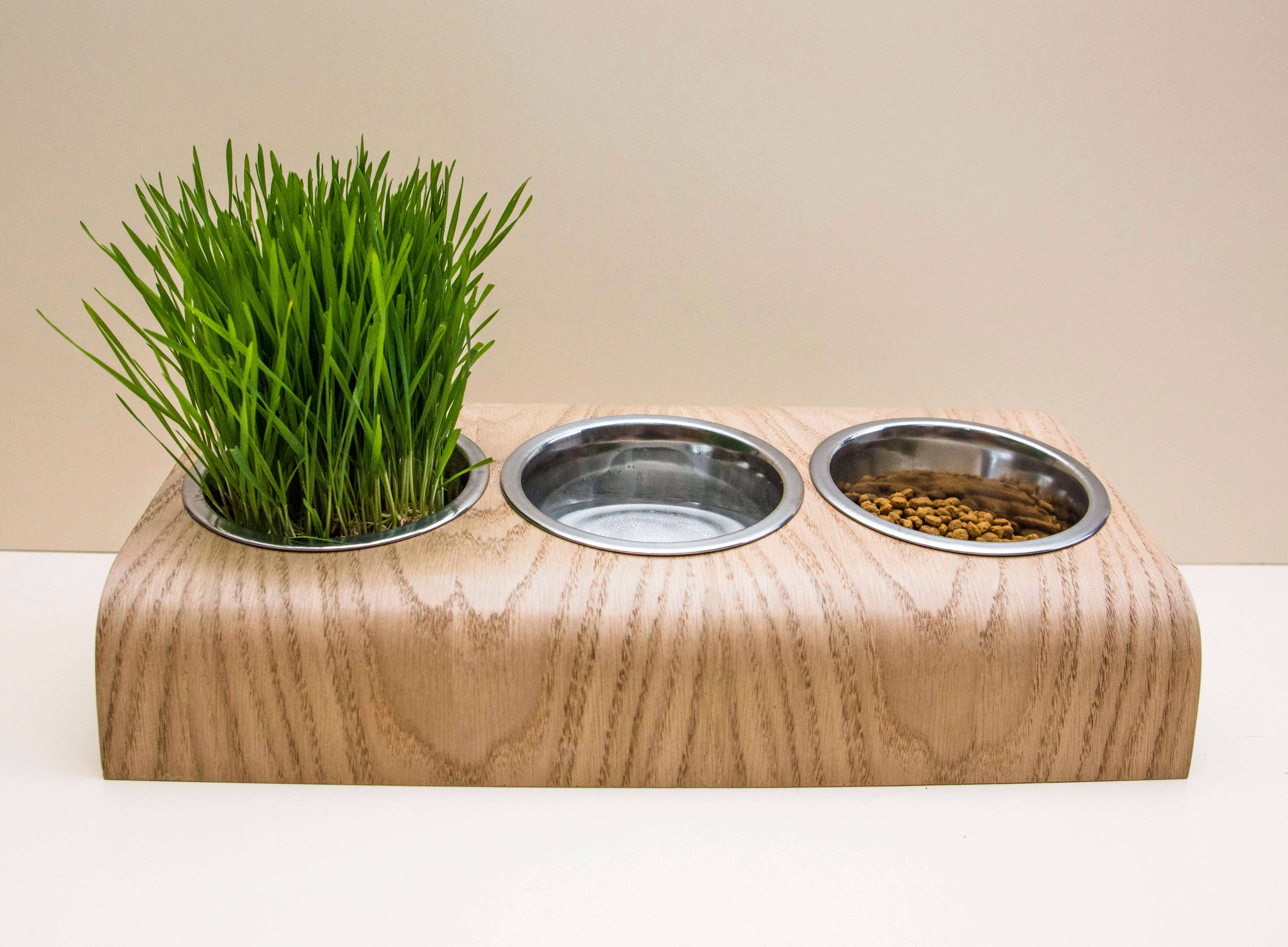 ValiaiDesign – Engroshandel Madskål - Kat/hund – ValiaiDesign fodringsstation til kæledyr med 3 skåle og stativ3