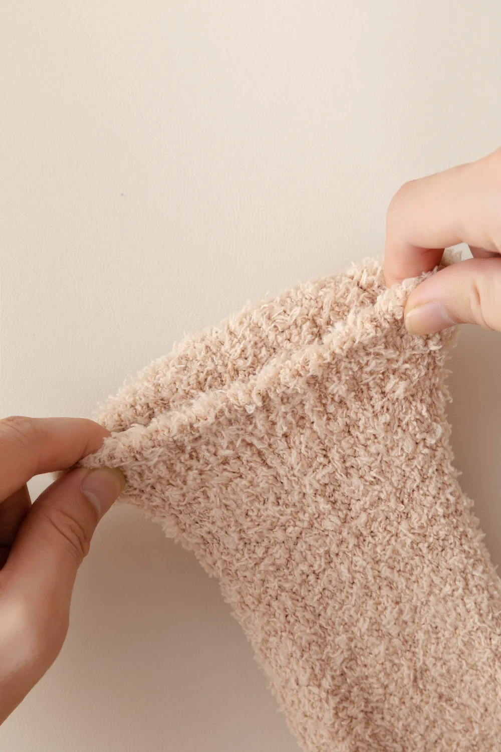 Marc JoJo – wholesale Socks – Women's – 🧘 ♀️🛋️ Non-Slip Fuzzy Yoga and Home Socks9