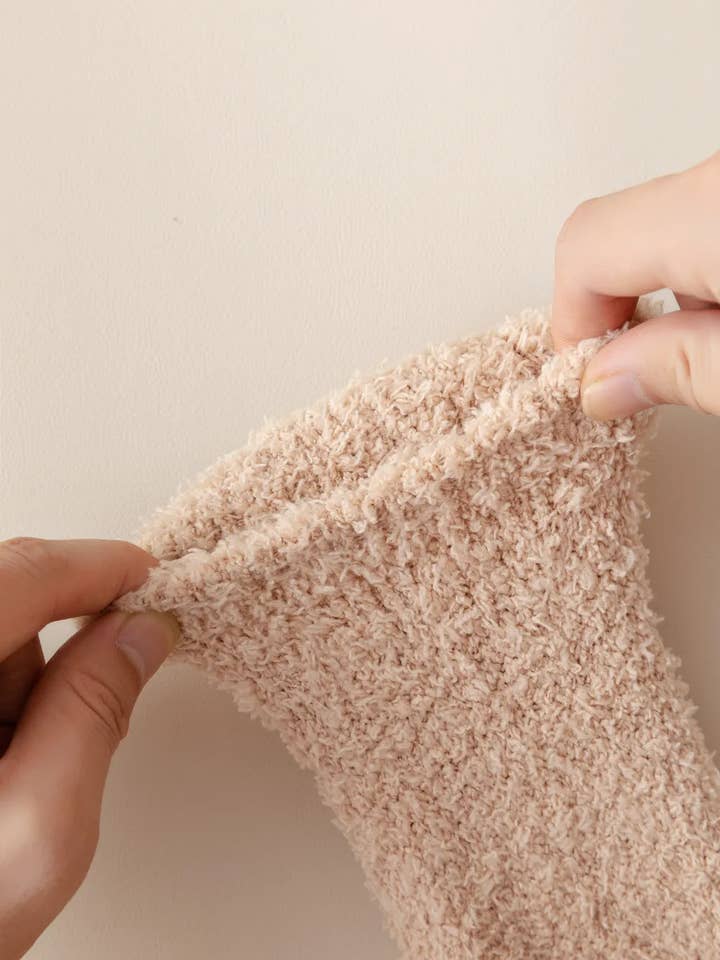 Marc JoJo - Wholesale Socks - Women's - 🧘 ♀️🛋️ Non-Slip Fuzzy Yoga and Home Socks9