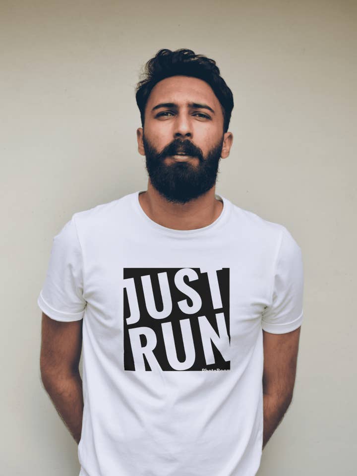 T-shirt imprimé Just Run pour la vente par Hion