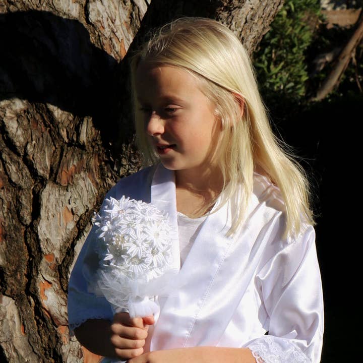 Satinkleid für die erste Kommunion für den Großhandel von Simply Charming