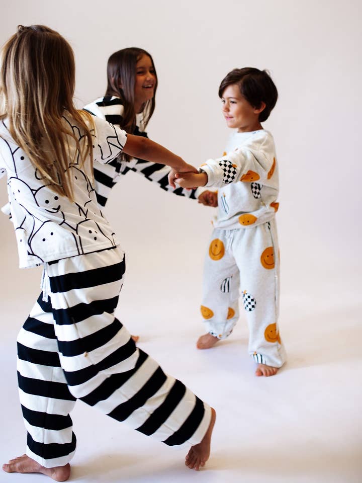 Minimalist Folk Co. - Wholesale Lounge-/joggingbroek - Kinderen - JOGGINGBROEK | GESTREEPT | KINDEREN1