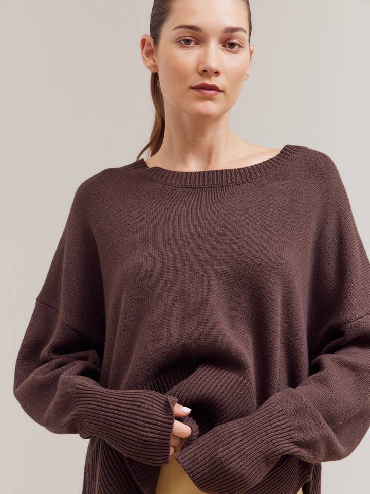 41774 - TOP IN MAGLIA CON SPACCO LATERALE per la vendita all'ingrosso da parte di Grade & Gather