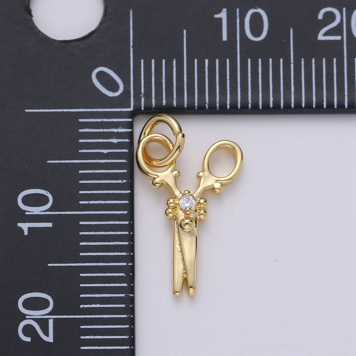 Aim Eternal - Vente Breloques/médailles personnalisées - Pendentif Ciseaux en Or 14k Plaqué, Charm Ciseaux Délicat Pendentif Plaqué Or, Pour Fournitures de Fabrication de Bijoux D-6351