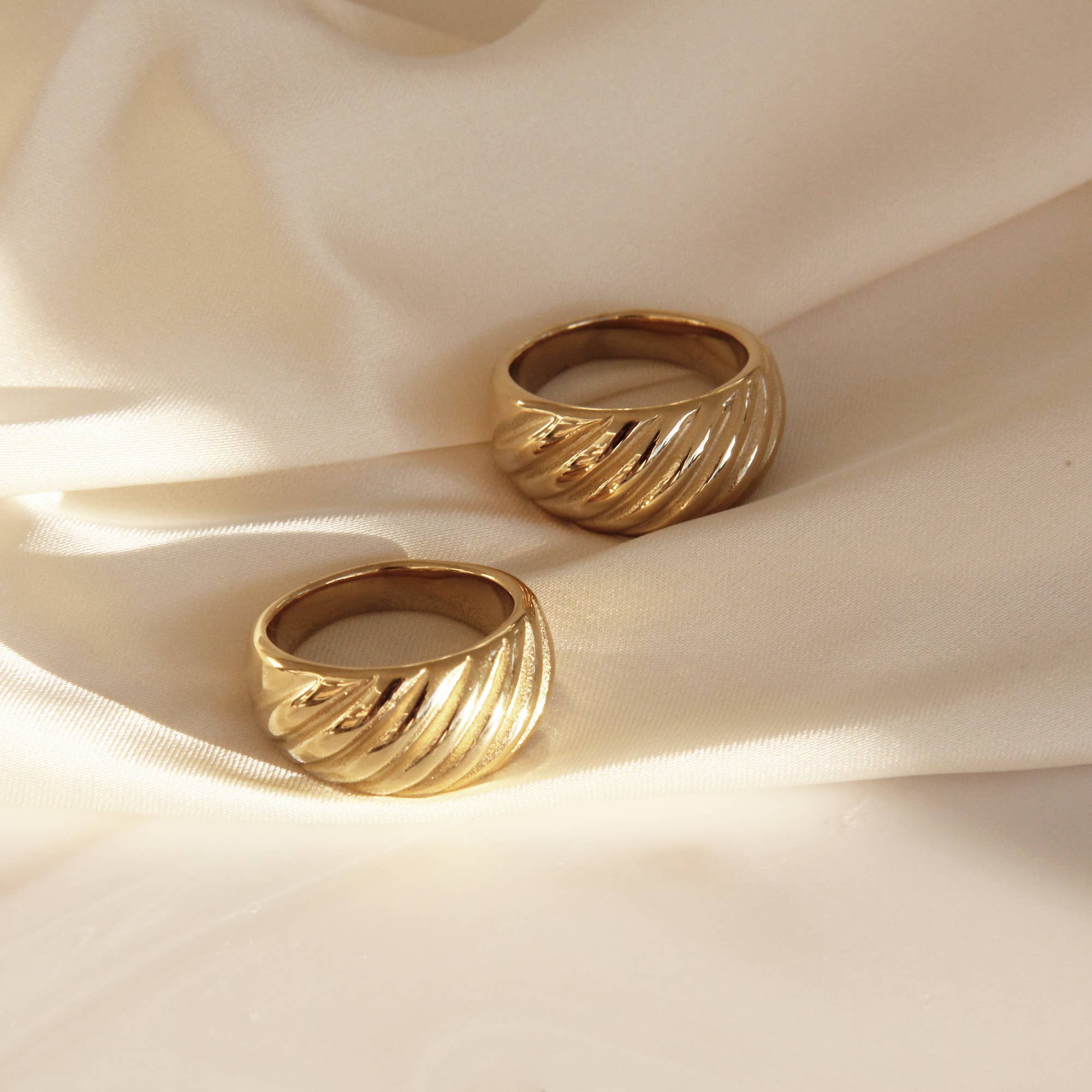 Gold Twist Cigar Band for wholesale on Faire1