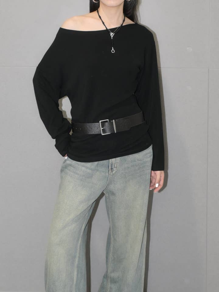 Spalle scoperte a maniche lunghe per la vendita all'ingrosso da parte di Blanc.Noize