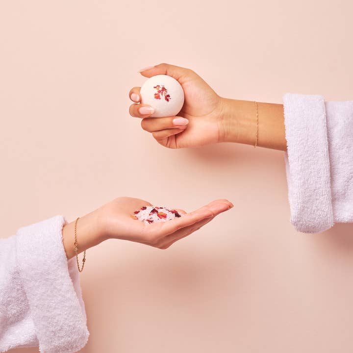 LONDON ROSE - Wholesale Bath Bomb/Fizz - LUXE ROSE PETAL BATH SALTS1