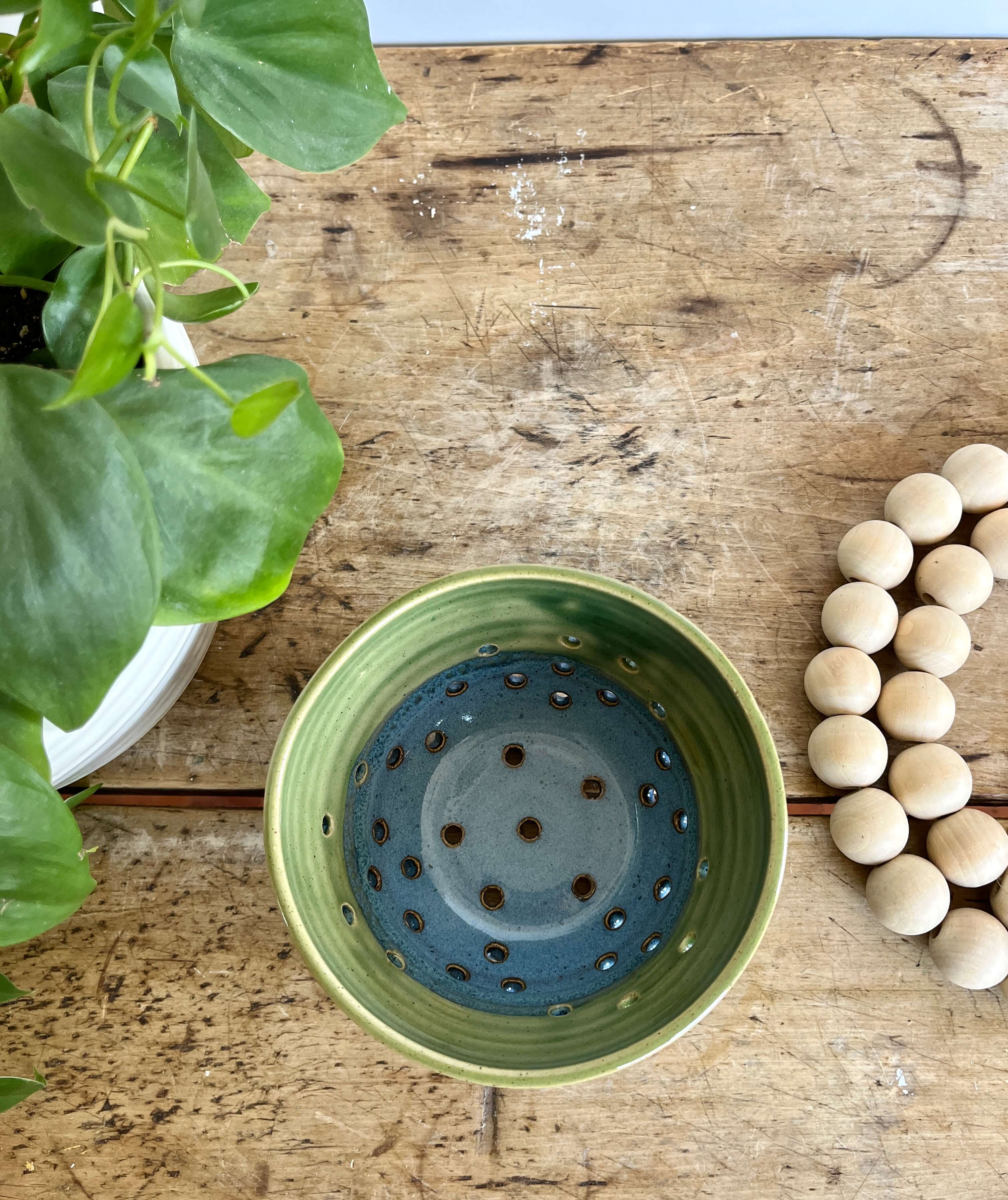 Coastal Clay Co. - Wholesale Colander - Classic Summer Berry Bowl With Saucer - Ceramic Colander11