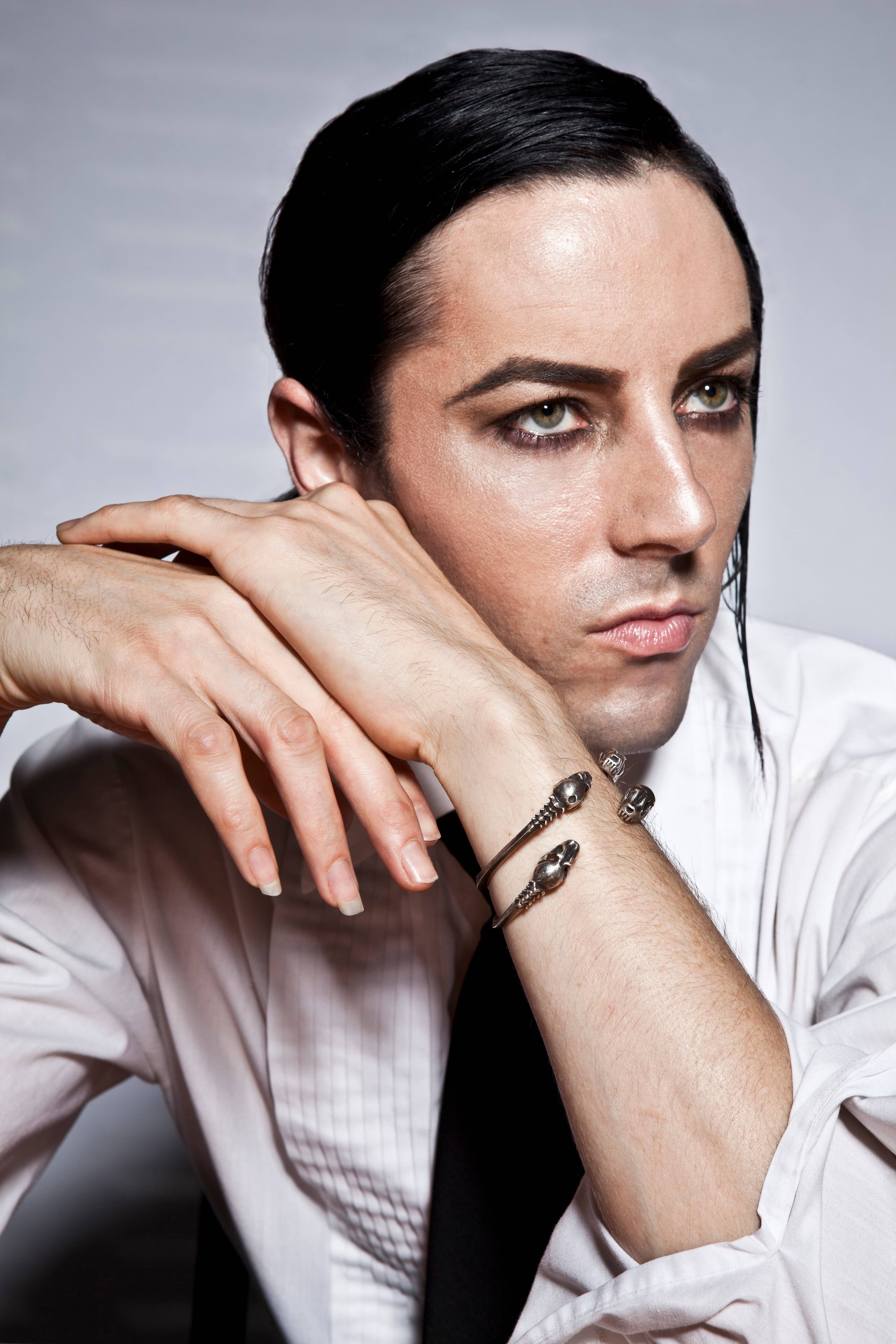 Miyu Decay - Vente Bracelet manchette - Bracelet tête de mort de chauve-souris en laiton et argent sterling2