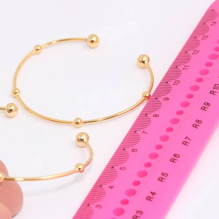 Bracelet en fil perlé avec boule dorée brillante 24k de 60mm, CHK719-1 pour la vente par QueenJewelryM