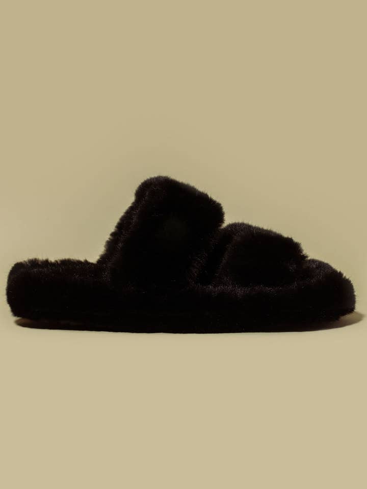 Aira - Wholesale Slippers - Women's - Cozy Fluffy Slippers Black