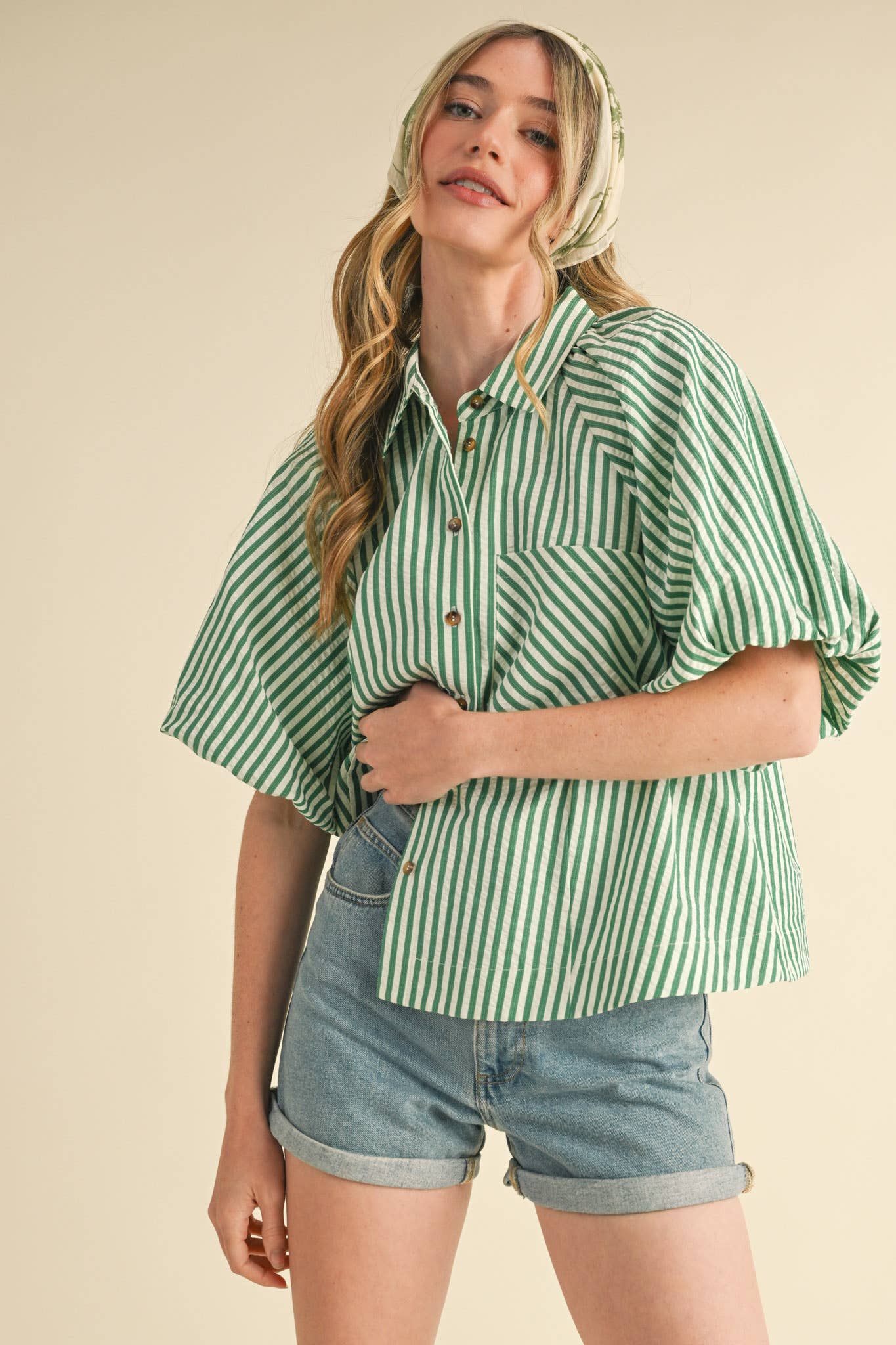 &MERCI – Engroshandel Skjorte med buttondown – til kvinder – STRIBET BOBLEÆRME KNAPNED TOP MTP332921