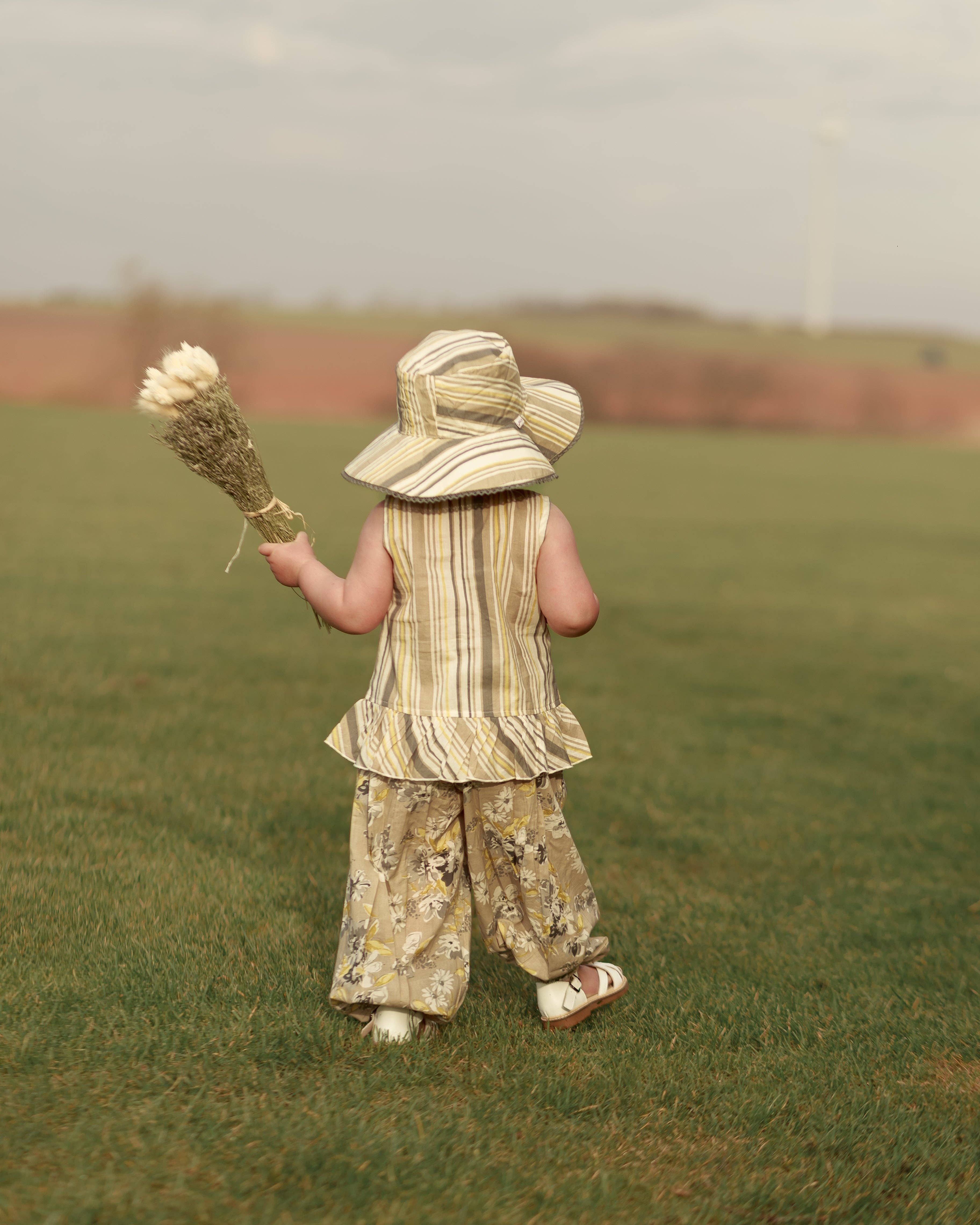 Yo Baby - Wholesale Top & Pant Set - Kids - Kids Brown Floral Top & Striped Pants with Printed Ruffle Design8