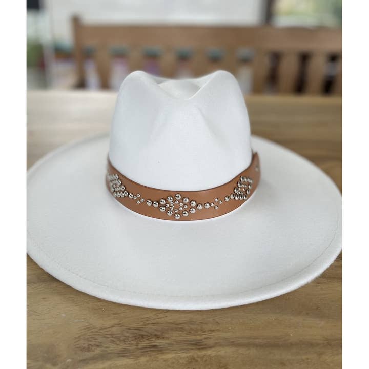 Bella Betty - Wholesale Fedora - Women's - Wide brim panama hat in vegan felt With Steard belt