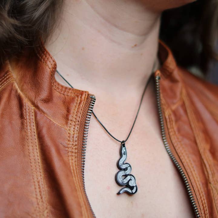 ditto historical - Wholesale Pendant/Charm Necklace - Join, or Die Black Necklace5