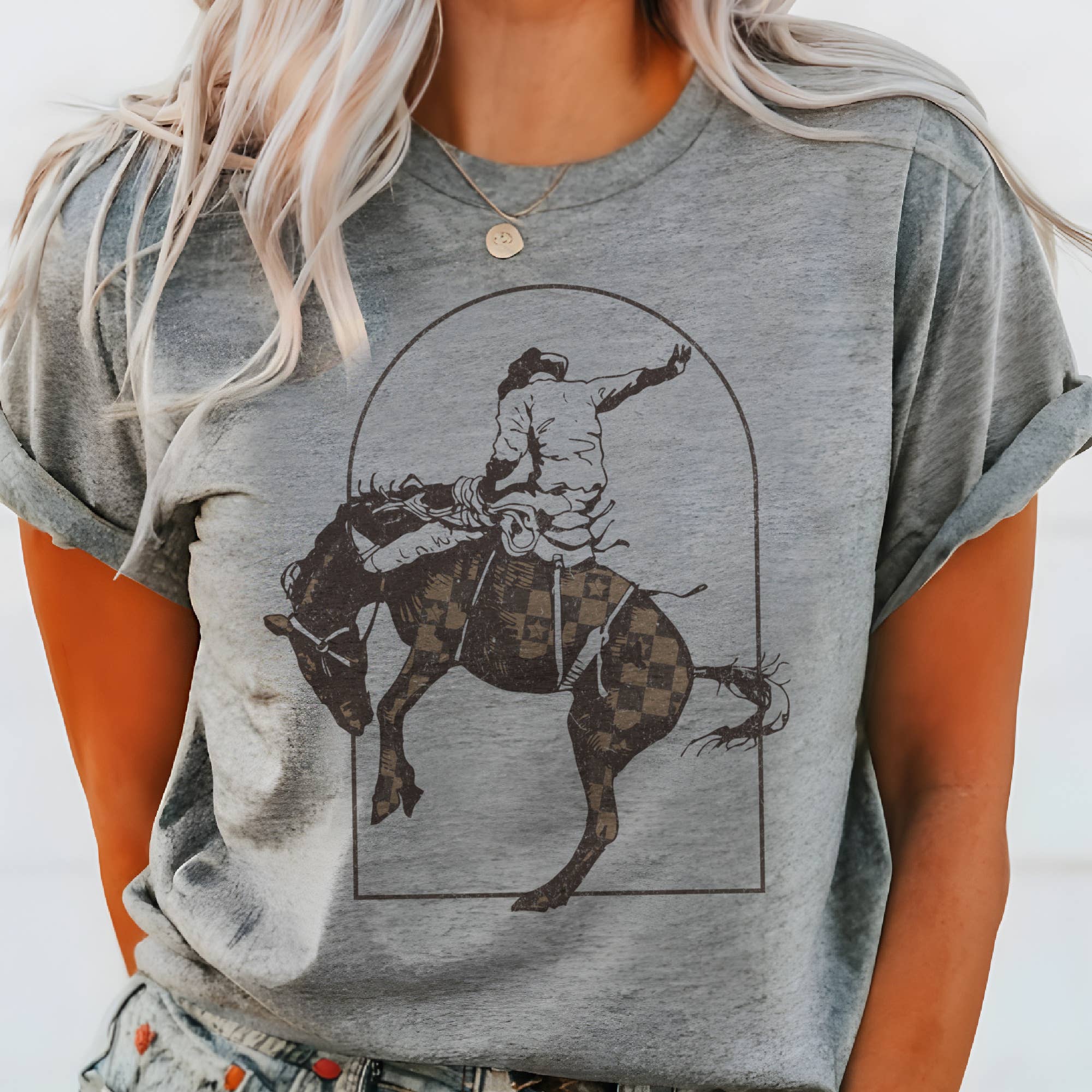 Par.tees by Party On! - Vente T-shirt à imprimés – unisexe - T-shirt graphique de ranch avec cheval à carreaux Western Bronco Cowboy