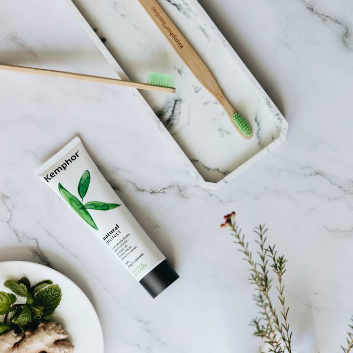 Laboratorios Verkos S.A - Wholesale Toothpaste - KEMPHOR Natural Protect Toothpaste 100 ml2