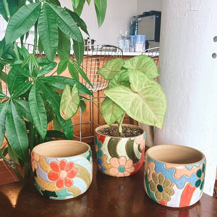 Flower Power Planter and other Purchase Wholesale écales sarrasinbarn. Free Returns & Net 60 Terms on Faire trending on Faire.