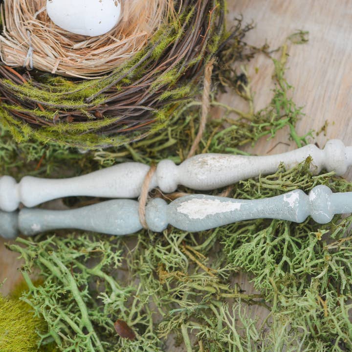 Bluebird Nest Boutique - Wholesale Ornament - Cartouche Green Chippy Spindle- Small 6"3