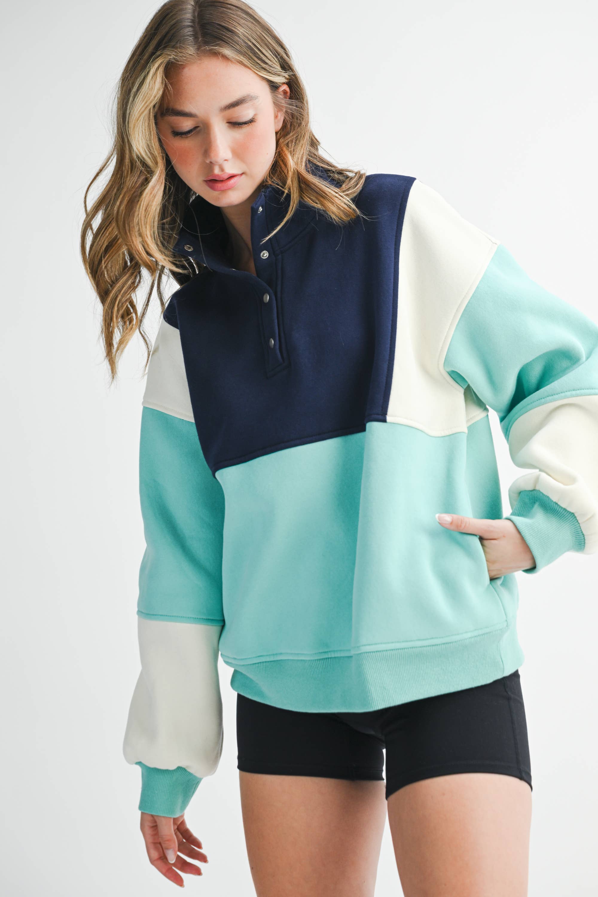 AEMI + CO – wholesale Sweatshirt - Dam – 992EK Glo colorblock-tröja med tryckknappar30