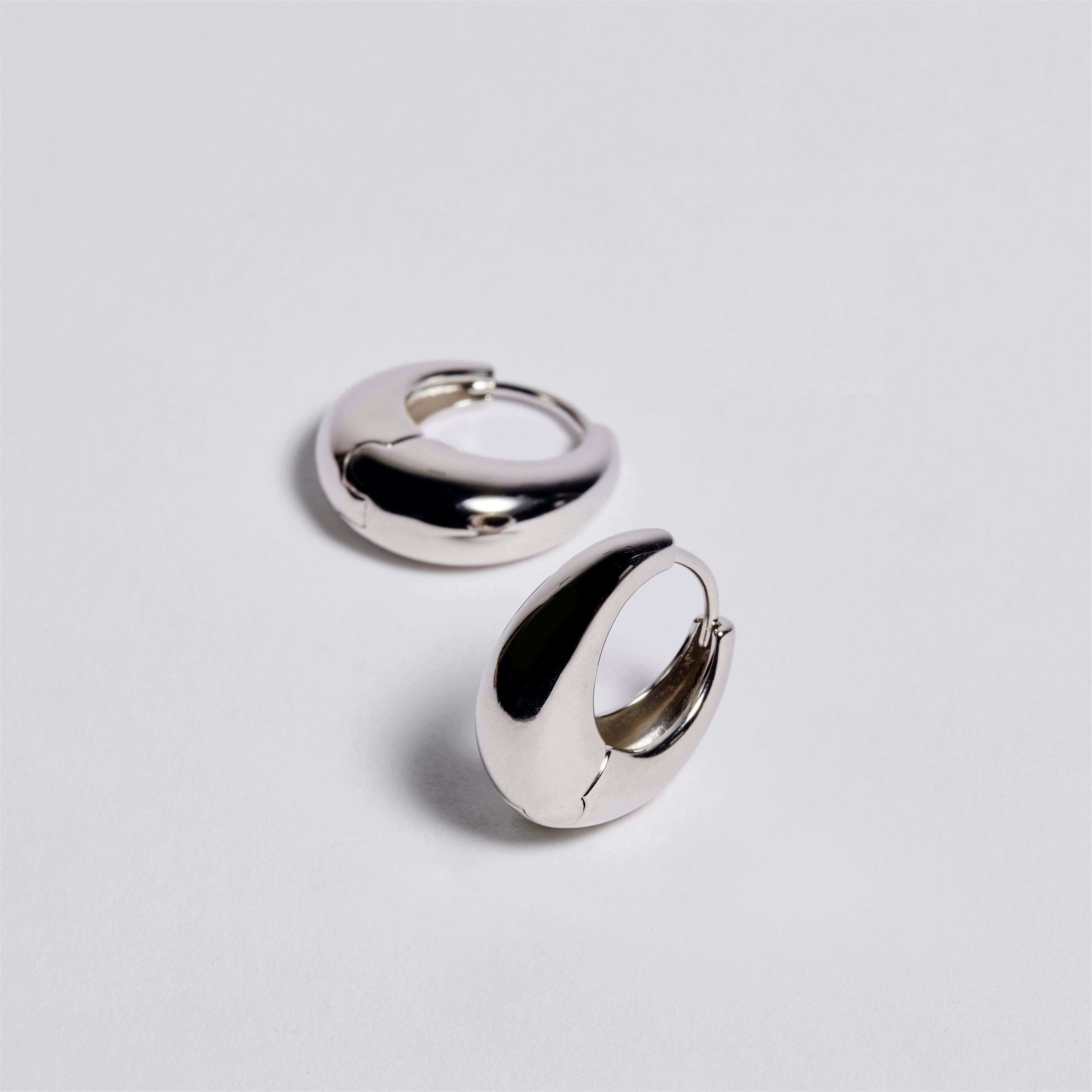 Huguette Paris - Wholesale Huggie Earrings - Earrings - HALÉE2