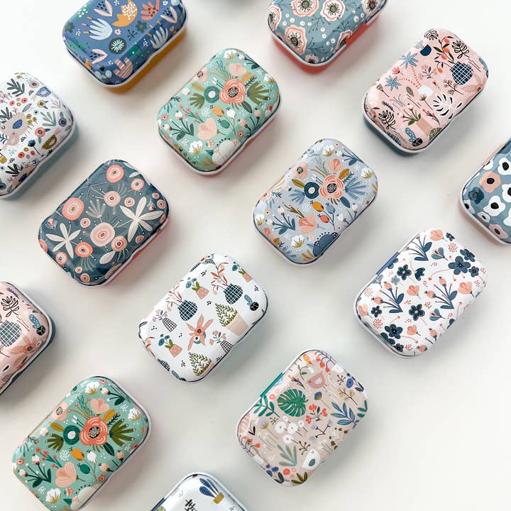 Matryoshka Doll Shop - Wholesale Embroidery/Cross Stitch Supplies - Magnetic needle tin, floral needle case, needle keeper