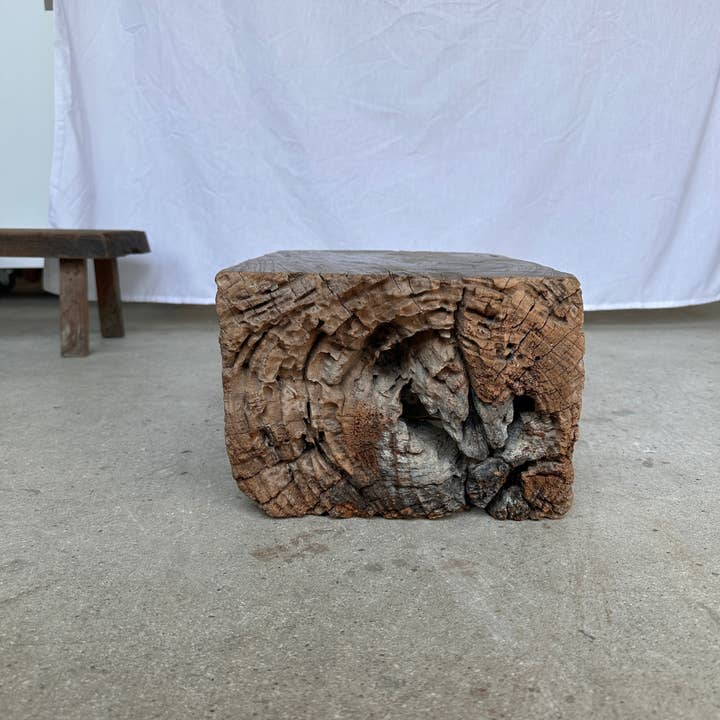 Office Objets - Wholesale Stool - Raw monoxyle organic Asian teak stool63